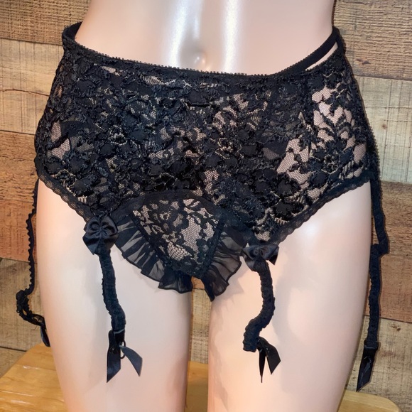 Victoria's Secret Other - 🖤Victoria's Secret vintage lace garter set